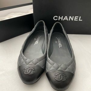 AUTHENTIC Chanel Flats - Quilted with Rounded Toes